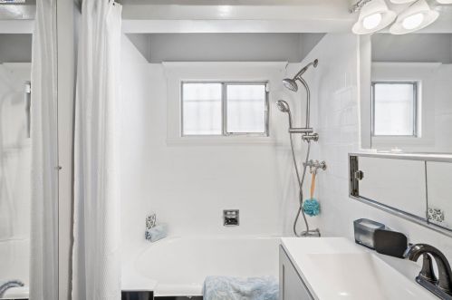 6035 Holway St, Oakland CA  94621-4137 exterior