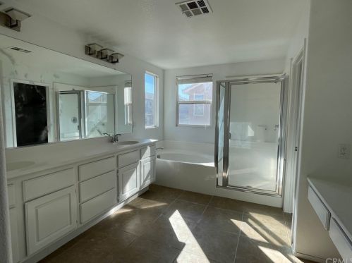 12373 Los Moras Way, Victorville CA  92392-4804 exterior