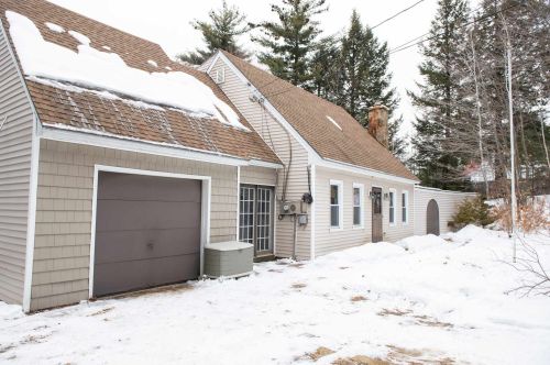 92 Harvey Lake Rd, Northwood, NH 03261-3911