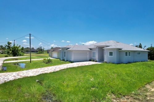 912 Sally Ave, Lehigh Acres, FL 33971-5205
