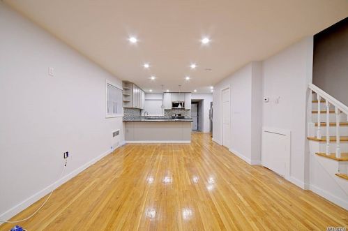113-44 199th St, Jamaica, NY 11412-2122