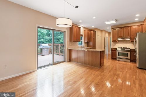 781 Zermatt Dr, Hummelstown PA  17036-9703 exterior