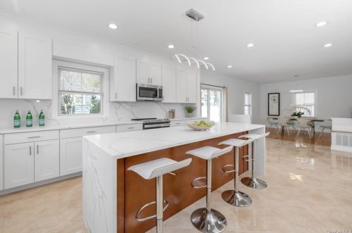 3 Stratford Rd, New Rochelle NY  10804-2519 exterior