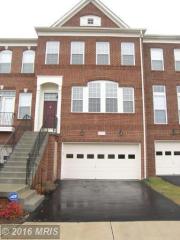 22076 Dilworth Sq, Ashburn VA  20148-6010 exterior
