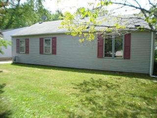 4213 Menasha Ave, Manitowoc WI  54220-1147 exterior