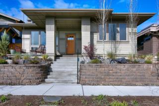 2147 Lemhi Pass Dr, Bend, OR 97701-6989