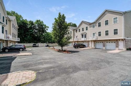 56 Maple Ave, East Orange NJ  07017-4308 exterior