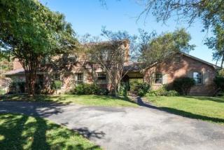 3114 Knobdale Rd, Nashville, TN 37214-1806