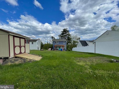 1223 Feist Ave, Pottstown PA  19464-3923 exterior