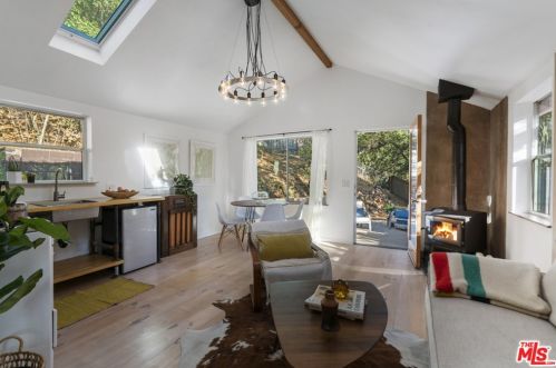 328 Topanga Canyon Blvd, Topanga CA  90290-3838 exterior