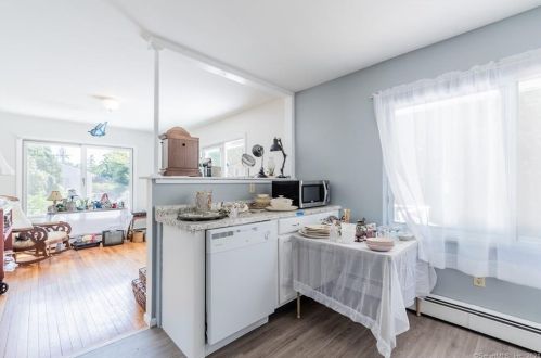 21 Greenfield St, Waterford CT  06385-3907 exterior