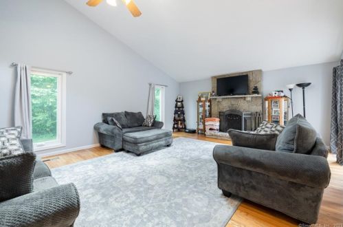 20 Del Prado Dr, Bristol CT  06010-2333 exterior