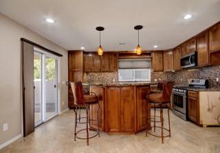 7094 Hunnington Dr, Tucson, AZ 85743-5009