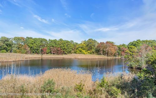 49 Cherokee Ln, Bricktown NJ  08724-4405 exterior