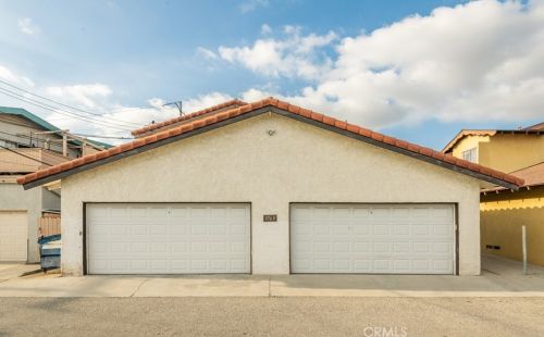 3768 Redondo Beach Blvd, Torrance, CA 90504-1235