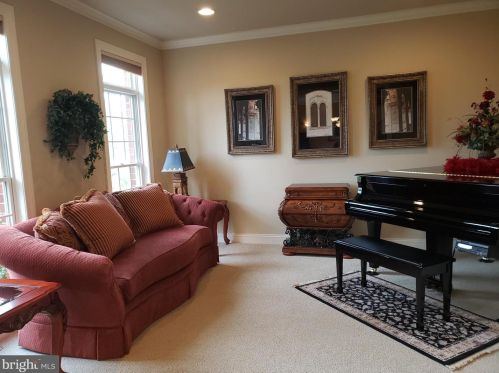 4260 Wyndemere Cir, Schnecksville PA  18078-3527 exterior