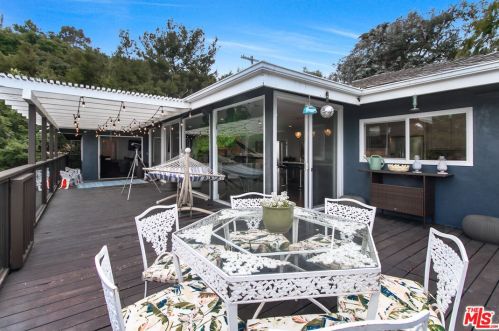 3200 Wrightwood Dr, North Hollywood CA  91604-3936 exterior