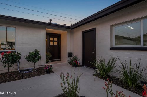 8649 Plz Ave, Scottsdale AZ 85250-6706 exterior