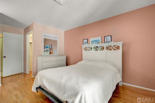 18 Cloister Ct, Old Bridge NJ  08857-3205 exterior