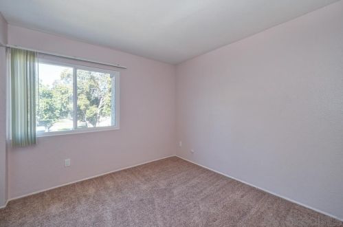 1477 Falcon Ln, El Cajon CA  92020-1426 exterior