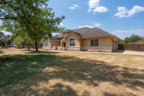 1547 Elliott Ranch Rd, Creedmoor, TX 78610-3034