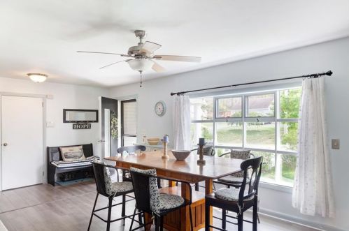 100 Pocasset Ave, Tiverton, RI 02878-2126