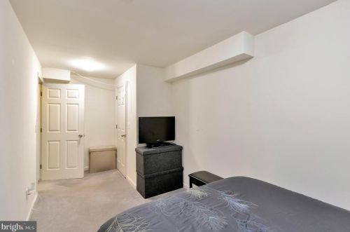 770 Vanderbilt Ter, Leesburg VA  20175-4085 exterior