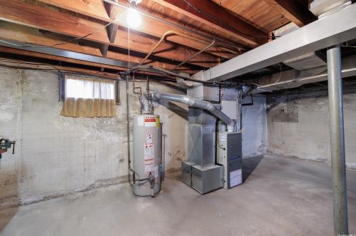 86 Diamond St, Floral Park NY  11003-4216 exterior