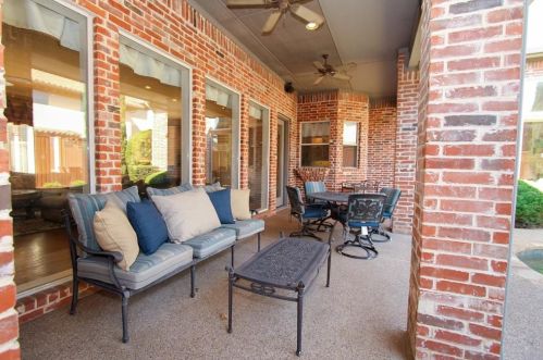 5004 Castle Creek Ct, Plano TX  75093-3471 exterior