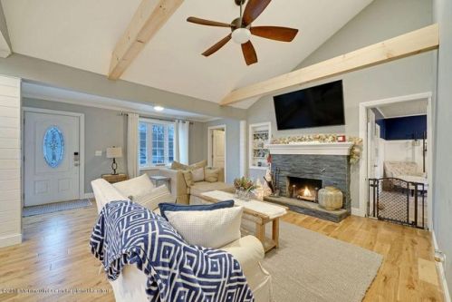 505 Pinecroft Dr, Bricktown, NJ 08723-5625