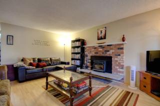 6145 Sunshine Dr, Ferndale, WA 98248-9239