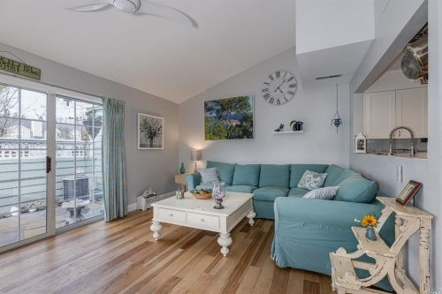 631 Ryan Ln, Santa Rosa, CA 95407-9110
