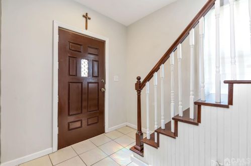 501 Bamford Ave, Woodbridge, NJ 07095-3730