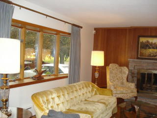 210 Wilbrook Rd, Stratford, CT 06614-1982