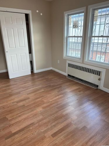 136-02 Newport Ave, Far Rockaway NY  11694-0020 exterior