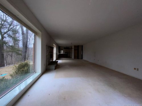 23 Fresh Meadow Rd, Upper Stepney CT  06468-1023 exterior