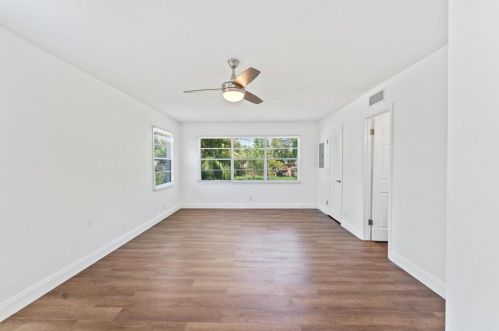 1121 Summit Blvd, West Palm Beach FL  33405-3031 exterior