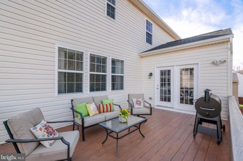 15340 Wits End Dr, Woodbridge VA  22193-5889 exterior