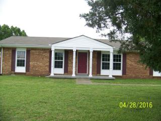 284 Lafayette Rd, Clarksville, TN 37042-4207