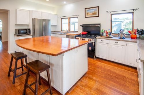 4818 Sussex Dr, San Diego, CA 92116-2313