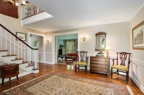 400 Larger Cross Rd, Bedminster NJ  07921-2724 exterior