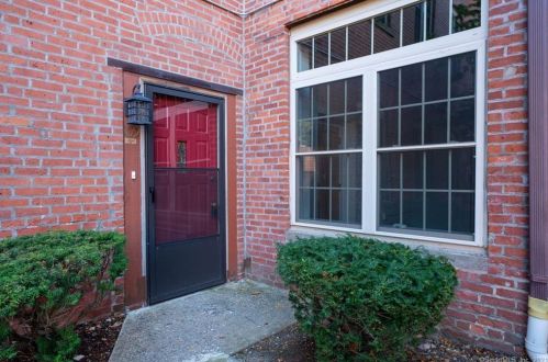 319 New Britain Rd, Kensington CT  06037-1363 exterior