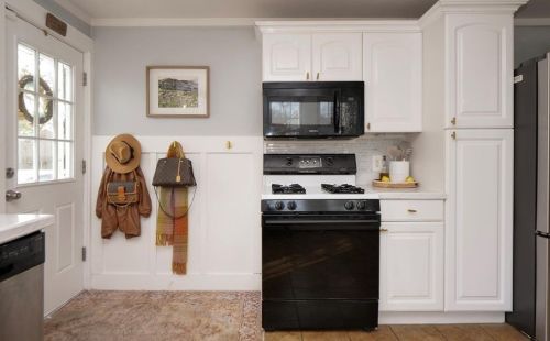 50 Mill Pond Rd, North Kingstown RI  02852-6002 exterior