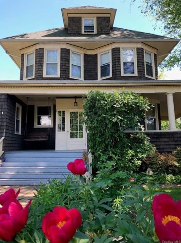 1 Brookdale Ave, New Rochelle NY  10801-2801 exterior