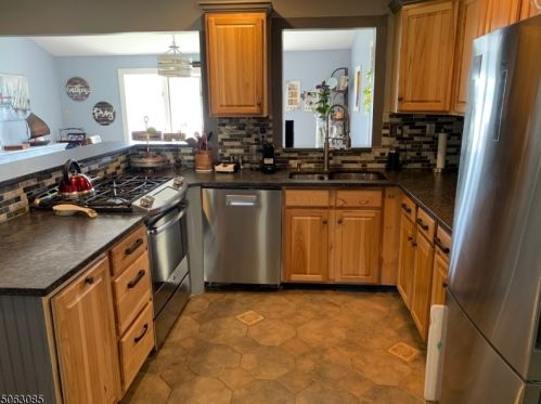 89 Bearfort Rd, West Milford Lakes NJ  07480-1401 exterior