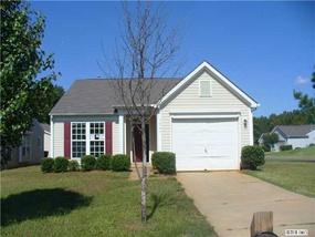 1541 Oakdale Green Dr, Charlotte, NC 28216-1586
