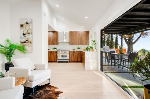 3811 Karen Lynn Dr, Glendale CA  91206-1219 exterior