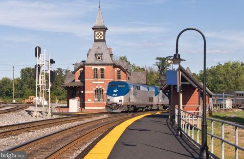 21 Loudoun St, Lovettsville VA  20180-8513 exterior