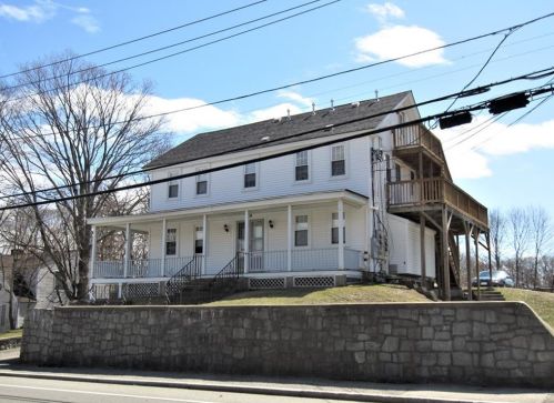 698 Washington St, Coventry, RI 02816-5482