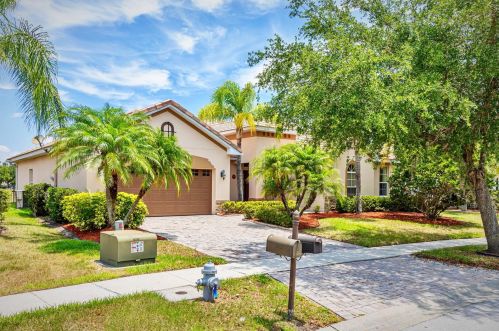 3011 Winding Trl, Kissimmee, FL 34746-2810